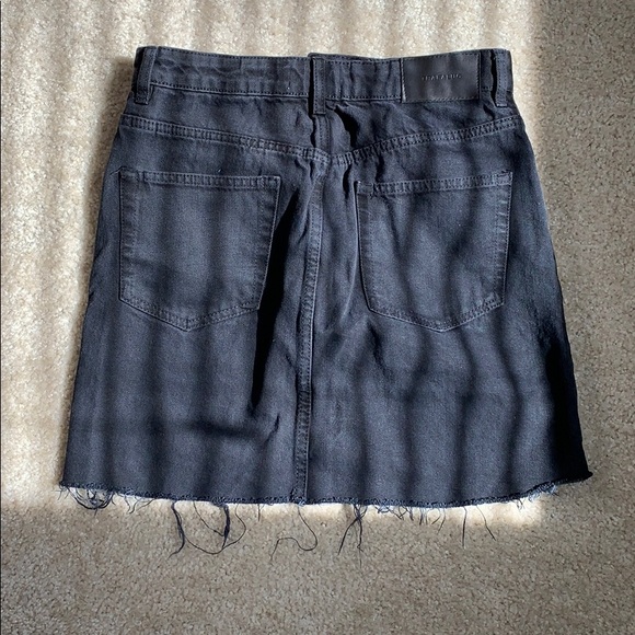 Zara black mini denim skirt - Picture 2 of 5